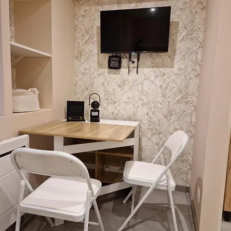 Studio Appart'Hotel *