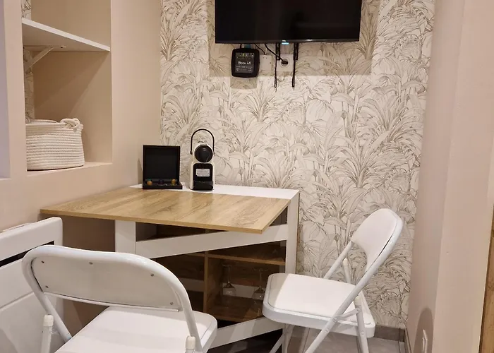 Studio Appart'Hotel *